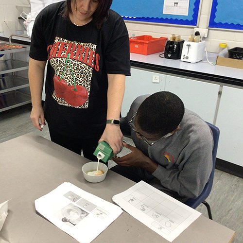 Using a recipe to make scrambled eggs